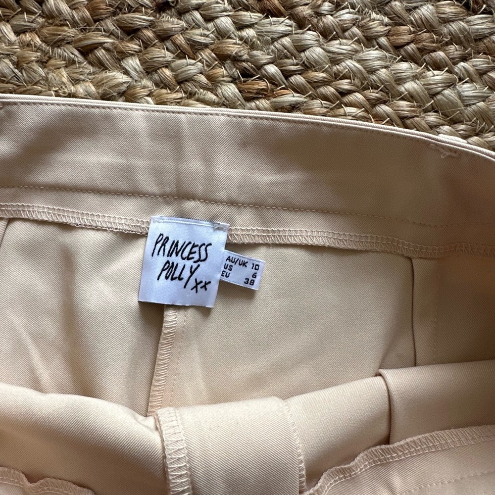 PRINCESS POLLY SHORTS - Picture 3 of 6